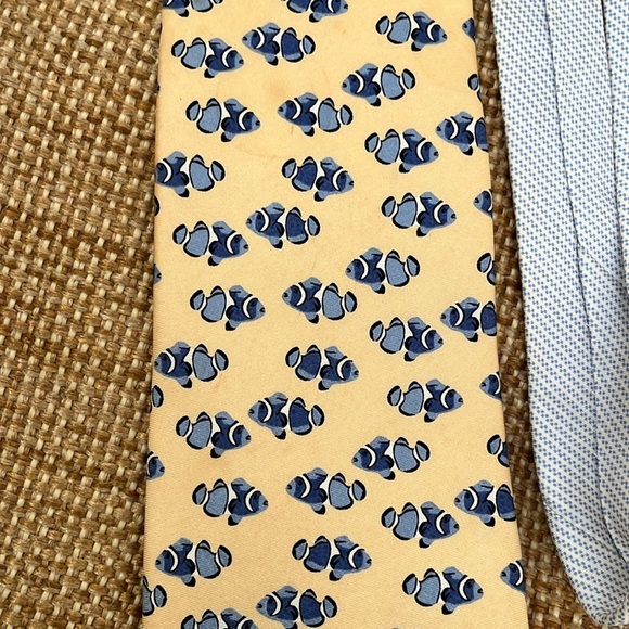 Tommy Hilfiger Tie - Picture 2 of 4